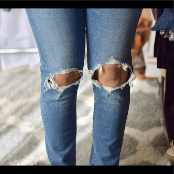 NWT Levis 721 High Rise Distressed Knee Jeans - Picture 4 of 4